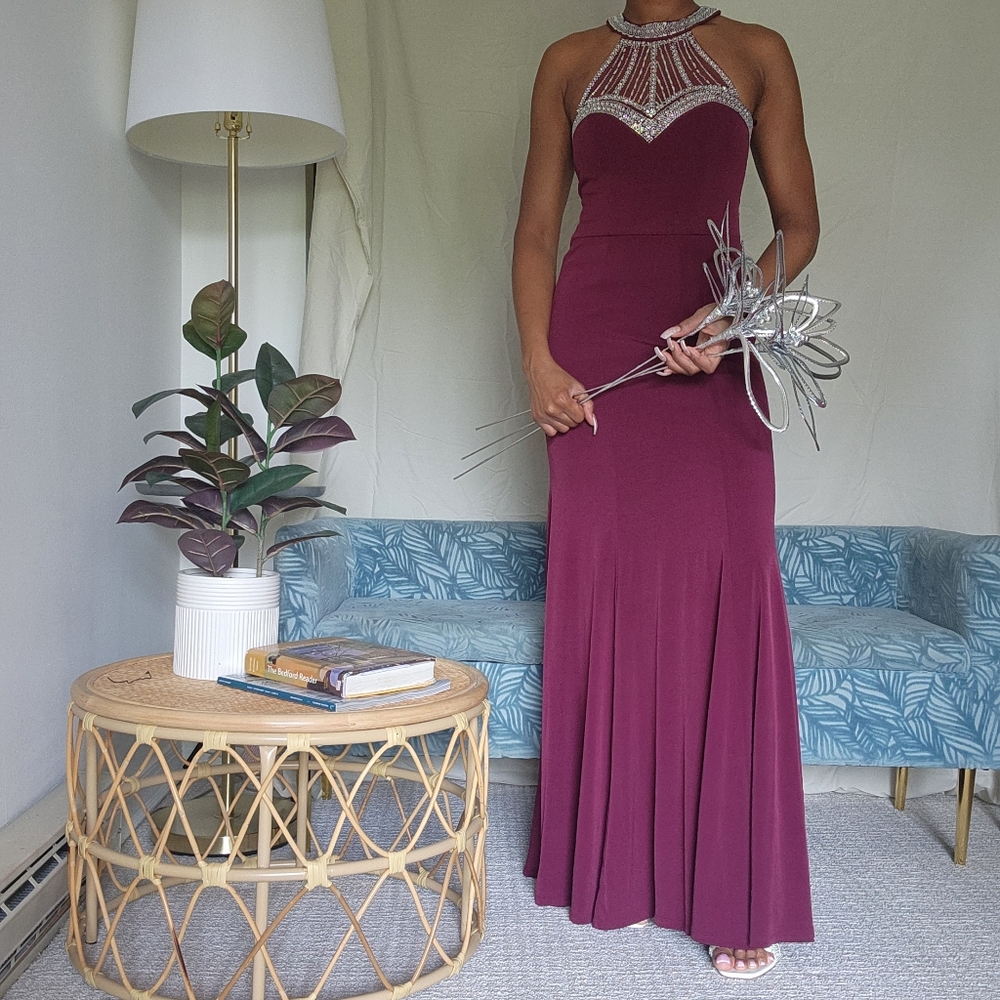 💃 Say Yes to the Prom Burgundy Beaded Gown